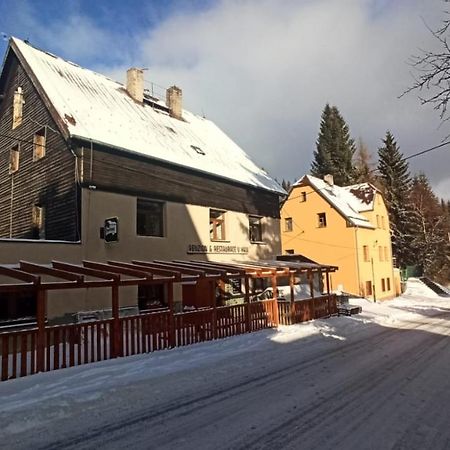 Penzion A Restaurace V Haji Loučná pod Klínovcem Kültér fotó